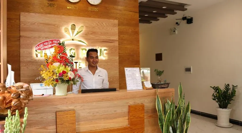 Hoang Phuc Hotel - Image 1