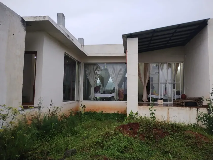 glass house - Image 1