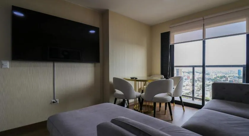 Stunning 2BR with Balcony & City Views - Image 1