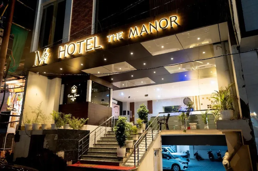 Goroomgo The Manor Varanasi - Image 1