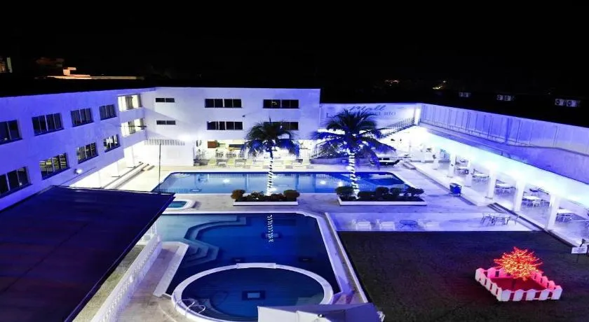 Hotel Mall Santana Del Río - Image 1
