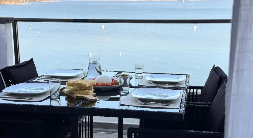 Aquavista Residence - Panoramic Lakefront Penthouses with Pool - Image 1