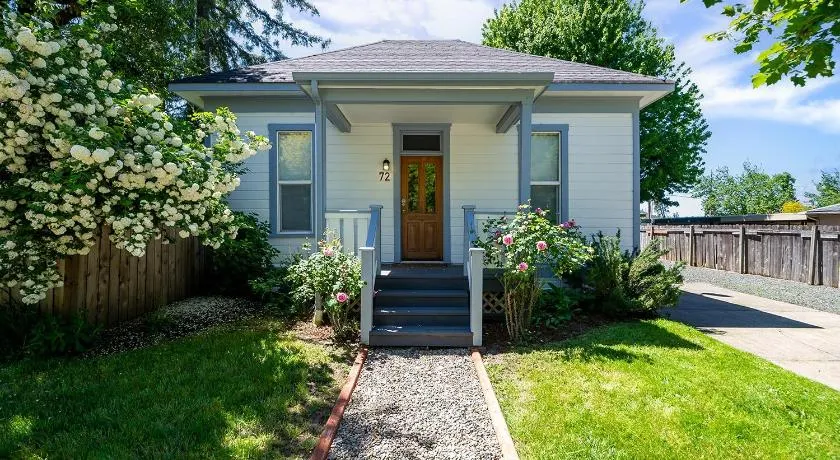 White Lotus - Minutes to Downtown home - Image 1