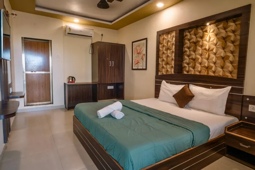 Sea Esta Resort & Cafe - Image 1