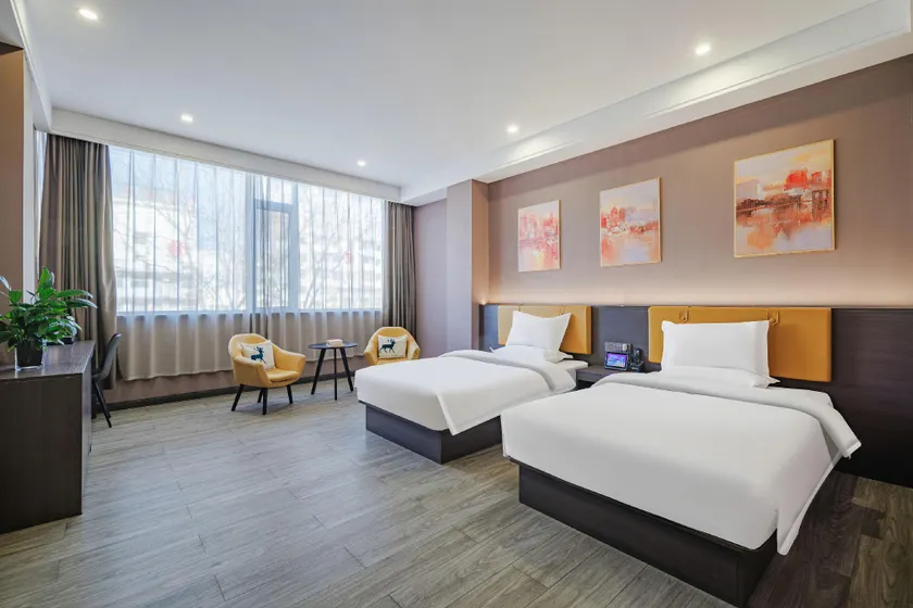 Leer Business Hotel - Image 1