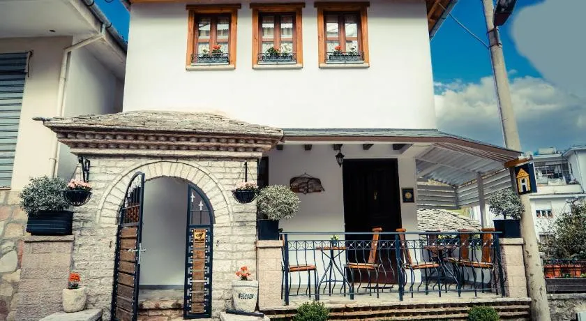 Hotel Domino - Image 1