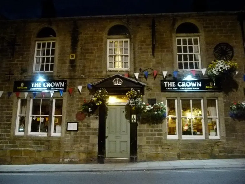 Crown Hotel - Image 1