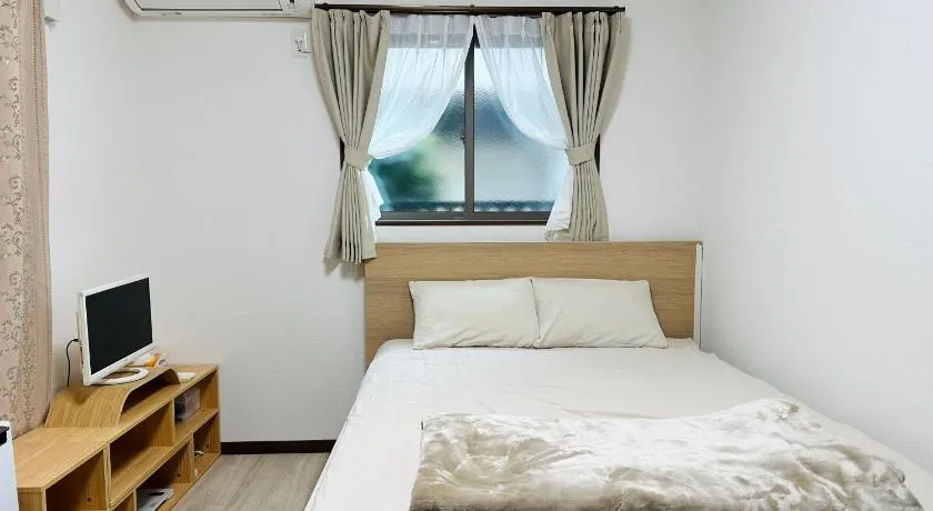 Bon House Kanamachi Direct to Sensoji Skytree Disneyland Airport Free Parking Reservation Required - Image 1