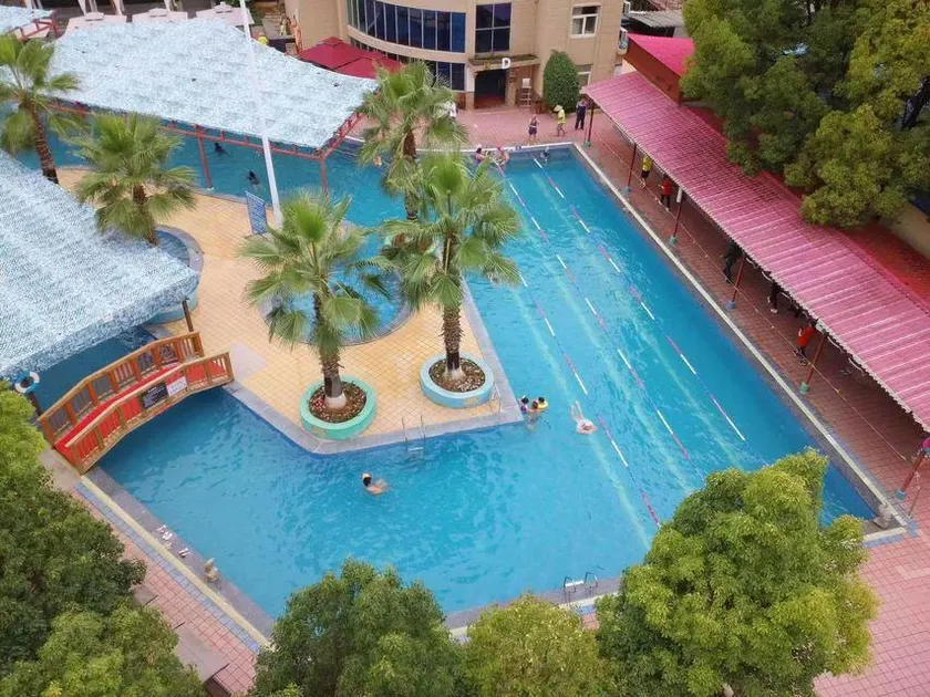 Wanfu Spa Holiday Hotel - Image 1