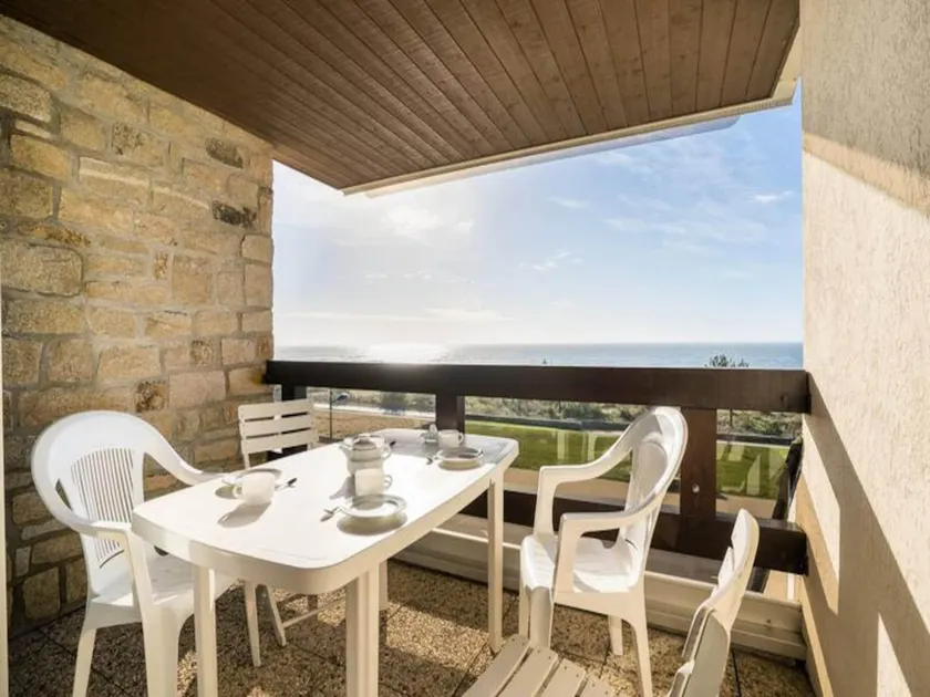 Studio for 4 People - Image 1