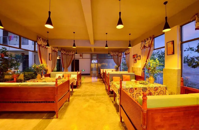 Zijinhua Inn - Image 1