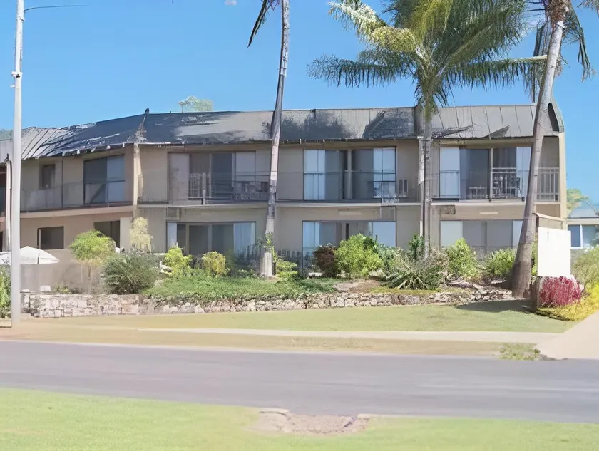 Whitsunday Waterfront Apartments - Image 1