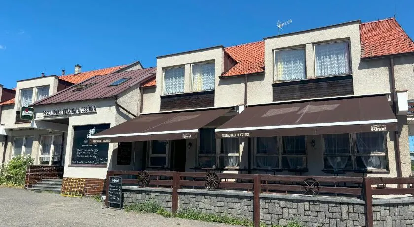Restaurace a penzion U Jezírka - Image 1