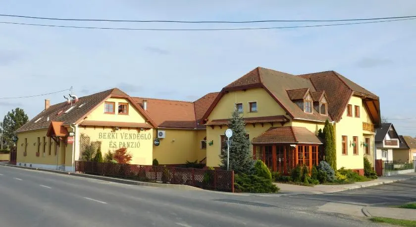 Berki Vendéglő és Hotel - Image 1