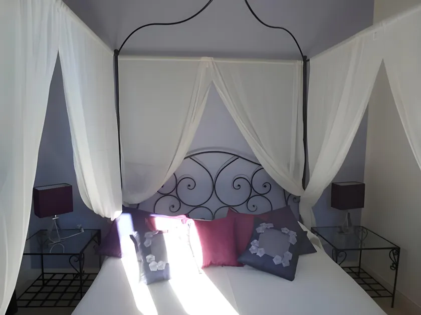 B&B The Divine - Image 1