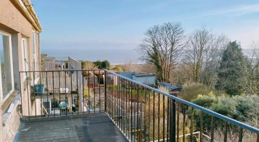 4 Bed house, Sea view balcony - Image 1