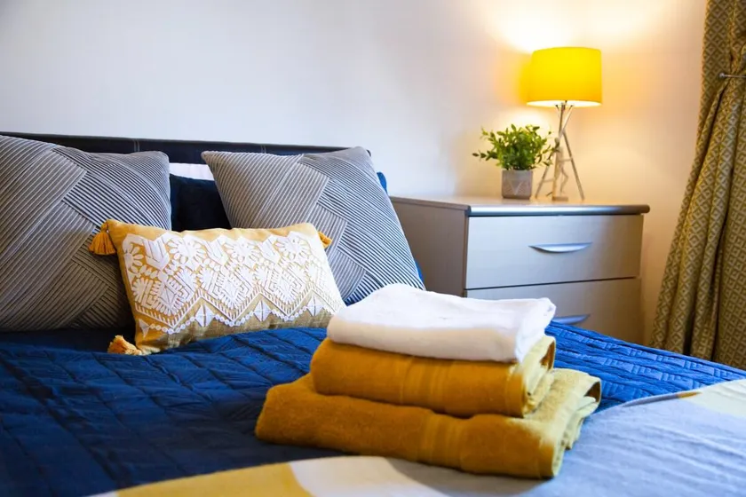 Executive 2 Bed Flat in Stockton Heath by Amazing Spaces Relocations Ltd - Image 1