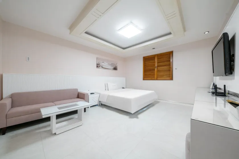 Taebaek Donga Hotel - Image 1