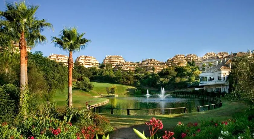 Luxury Apartment Elviria Hills - Stunning Views - Image 1