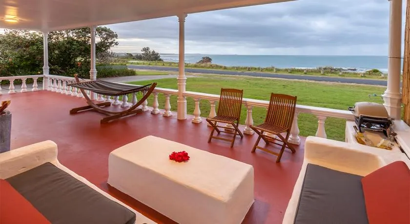 Seascape Beach House - Image 1
