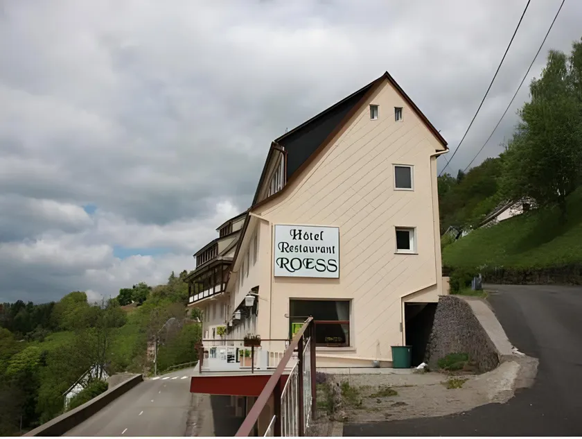 Hôtel Restaurant Roess - Image 1