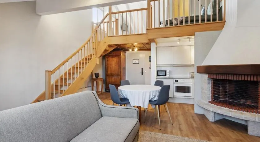 Stylish Duplex Apartment - Image 1