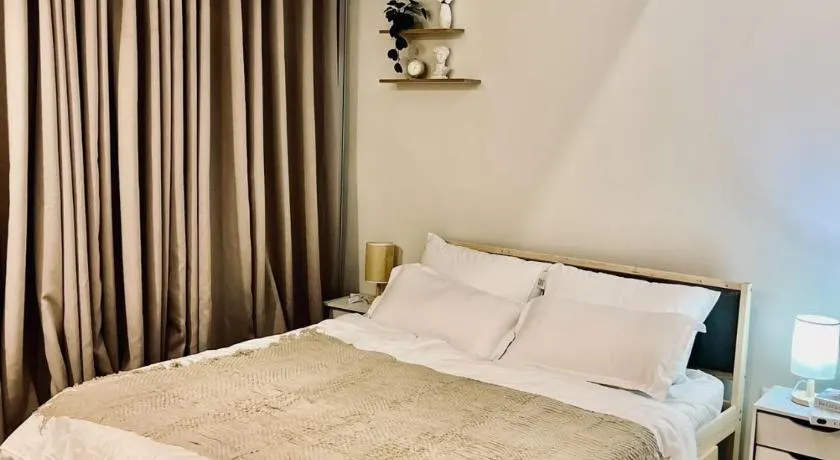 Lovely 1 Bedroom City View in Uptown BGC - Image 1