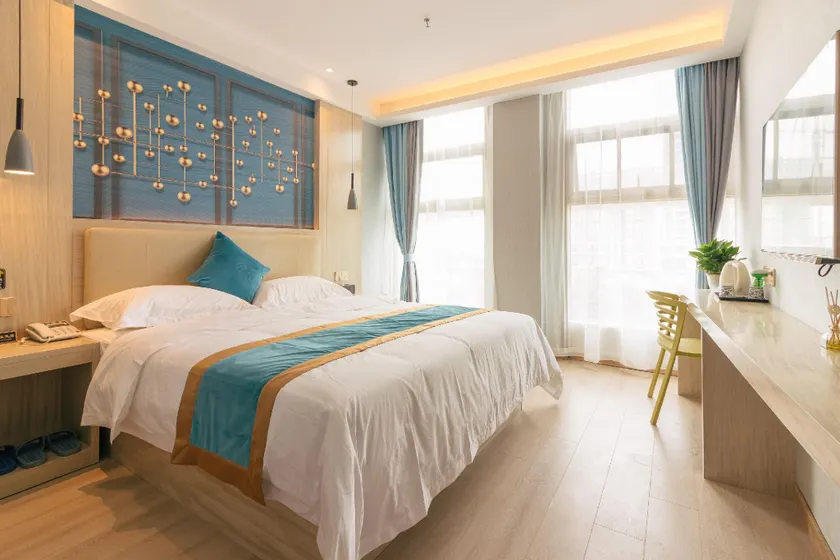 Zhouhao Hotel (Wuhan Yangluo Metro Station Branch) - Image 1
