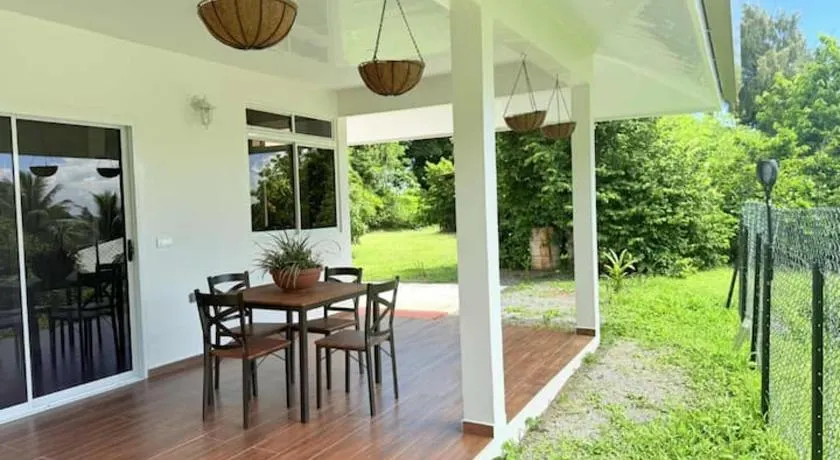 Bungalow Miti - Image 1