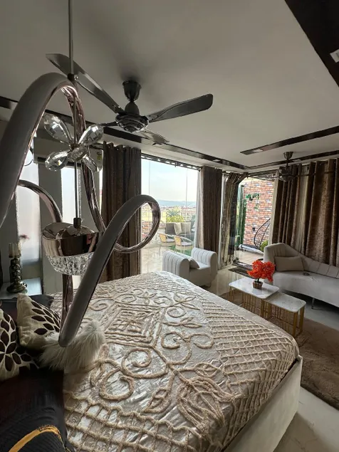 Private Luxury Glass Room Stay Near Chandigarh - Image 1