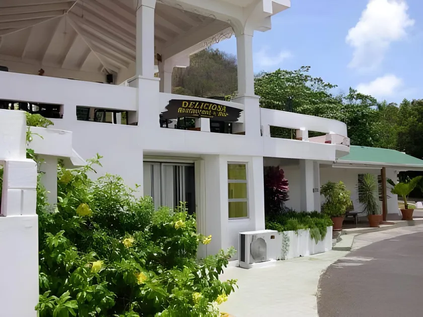 Siesta Hotel - Image 1