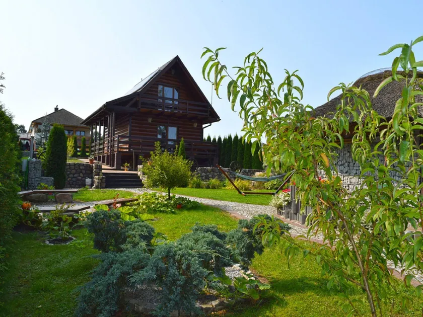 A Luxury Home On The Shore Of The Lake - Image 1