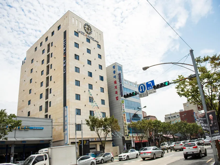 Leidea Hotel - Image 1