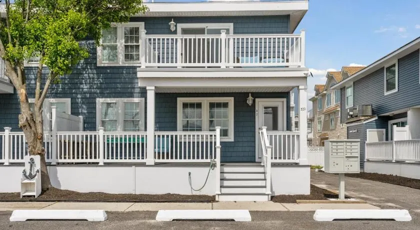 Beach Block Parking Modern Decor Porch - Image 1