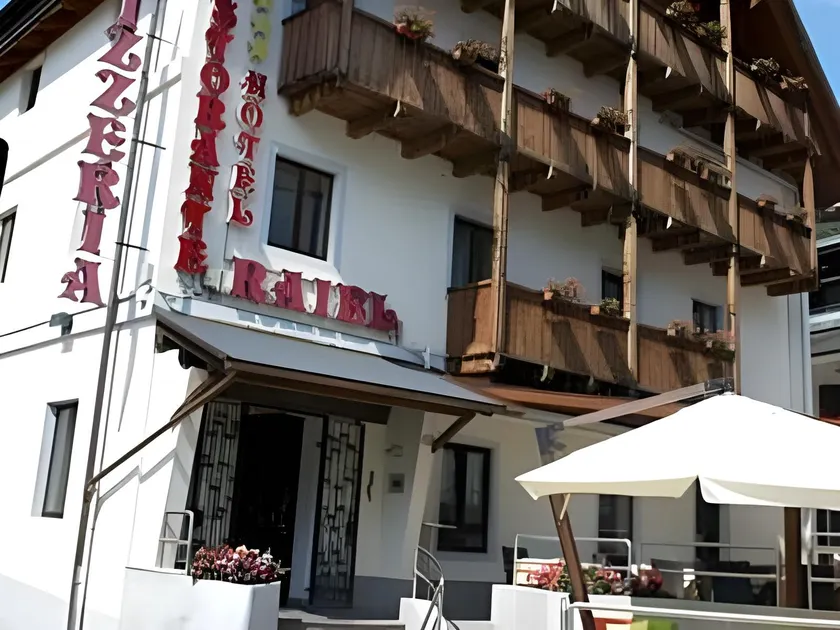 Hotel Raibl e Appartamenti - Image 1