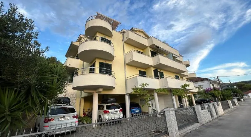 Apartmani Palada - Image 1