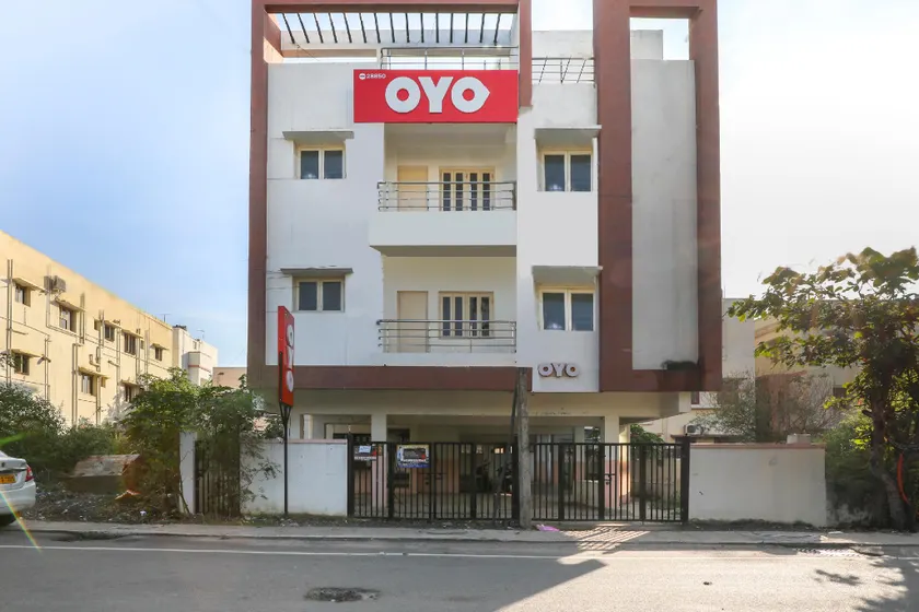 Hotel O Home Harma Residency Near Koyambedu Metro Station - Image 1