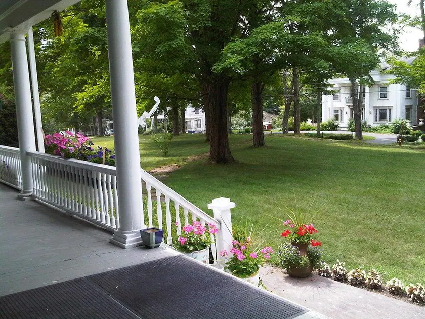 The Queen of the Catskills B&B - Image 1