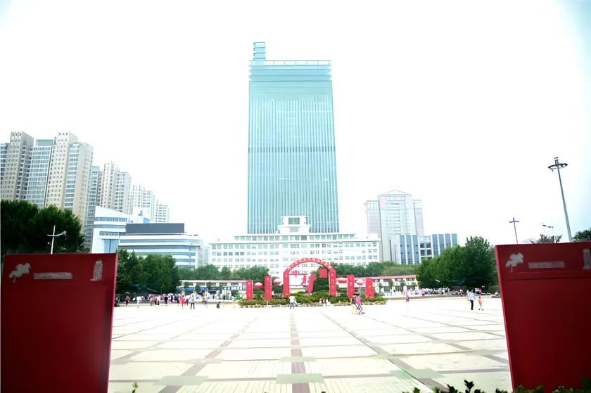 City Comfort Inn Zhengzhou Lvcheng Square Metro Station - Image 1