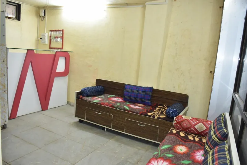 Hotel Dwarka Gauri - Image 1