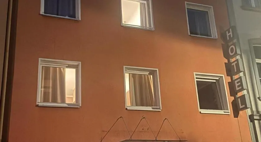 Hotel Orange - Image 1