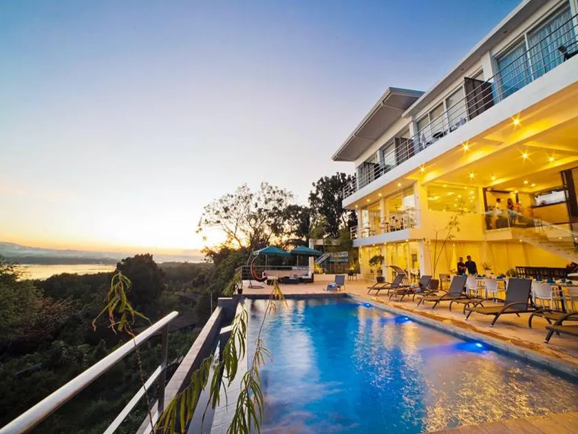 Ocean Suites Bohol Boutique Hotel - Image 1