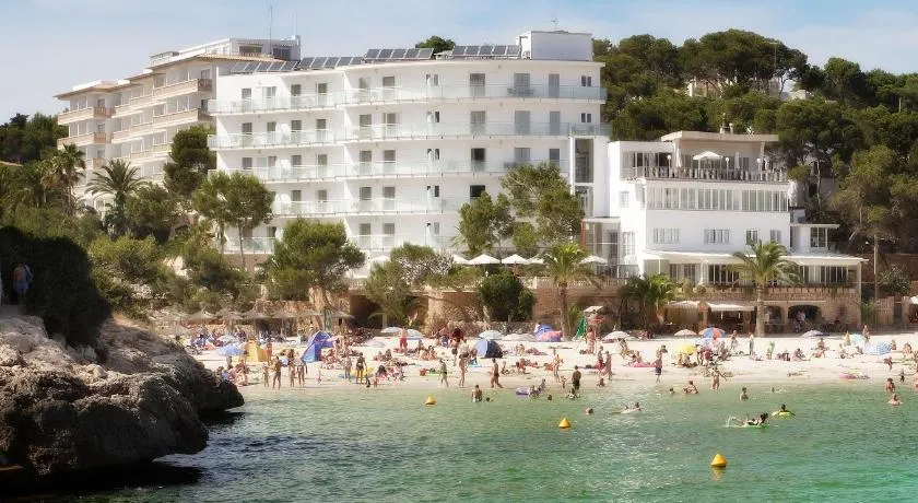 Hotel Apartamentos Cala Santanyi - Image 1