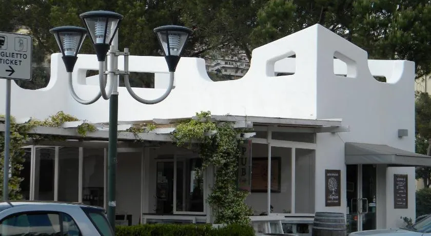 HOTEL GENOVA - Image 1