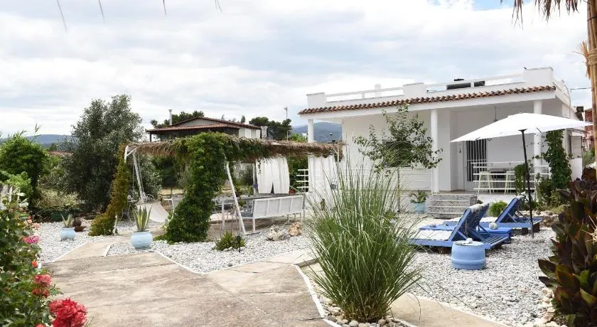 Los Almyros - Image 1