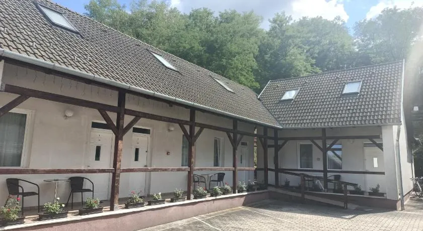 HamvasDomb Vendégház - Image 1