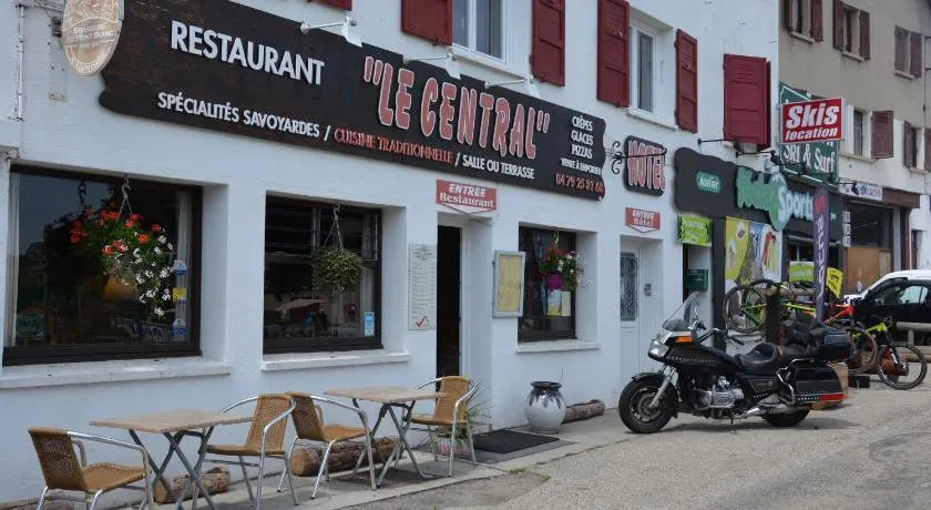 Hotel Le Central - Image 1