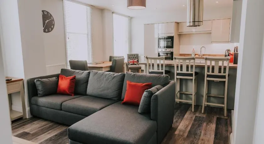 Fab 2B Town Center apt w / pkg Cavendish Hse Windsor - Image 1