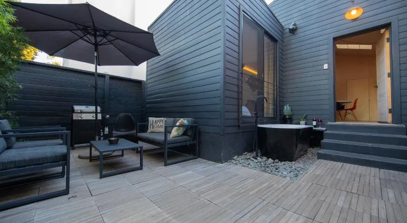 Private Venice Beach Luxury Bungalow, Outdoor Tub, Steps To Ocean & Abbot Kinney - Image 1