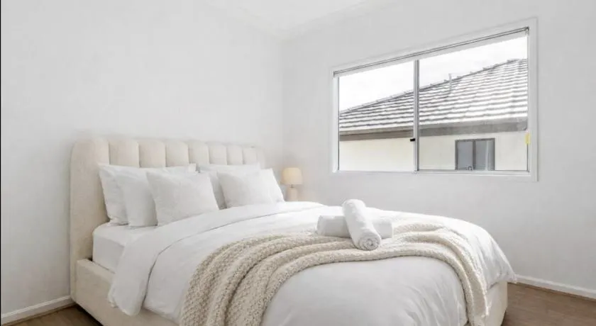5BR Executive Retreat - The Sovereign House near BNE - Image 1